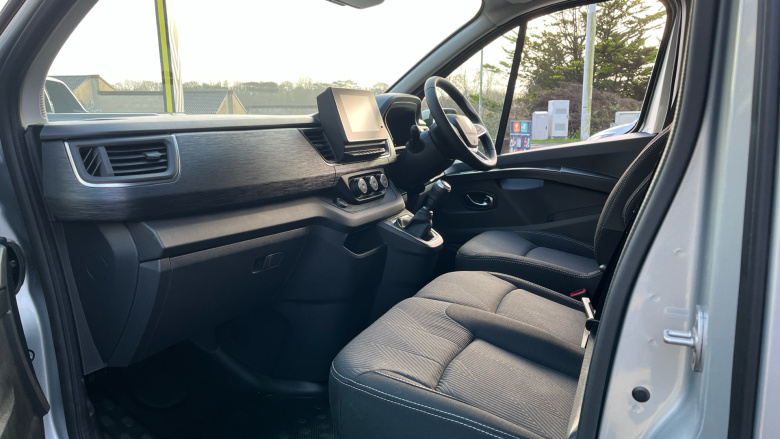 Renault Trafic Swb Diesel SL30 Blue dCi 130 Extra [Safety] Van